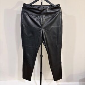 GAP Sleek Black Faux Leather Leggings Chic Stretchy High Rise Modern Edgy Large